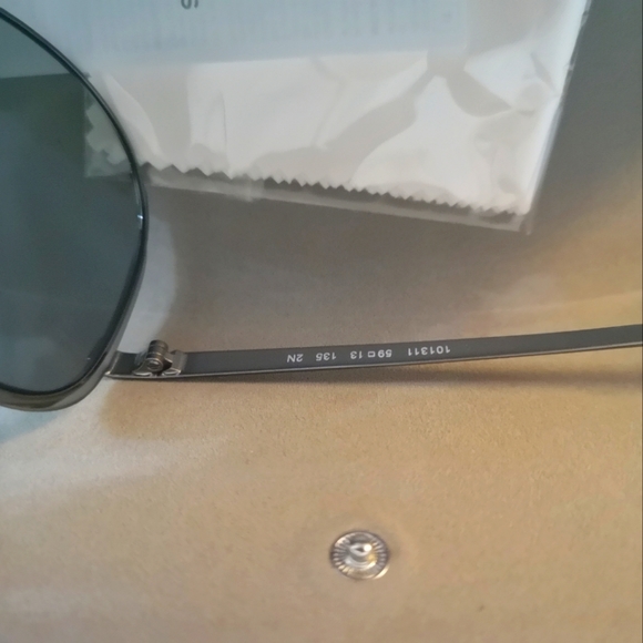 ☀️HOST PICK ☀️NWT. Michael Kors Chelsea Sunglasses - Picture 4 of 4